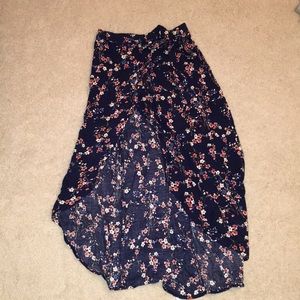 Long skirt with slit